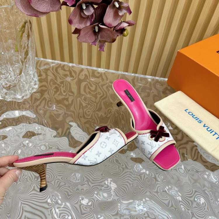 Picture of Louis Vuitton Shoes _SKULVsz35-426cmmnf041813624